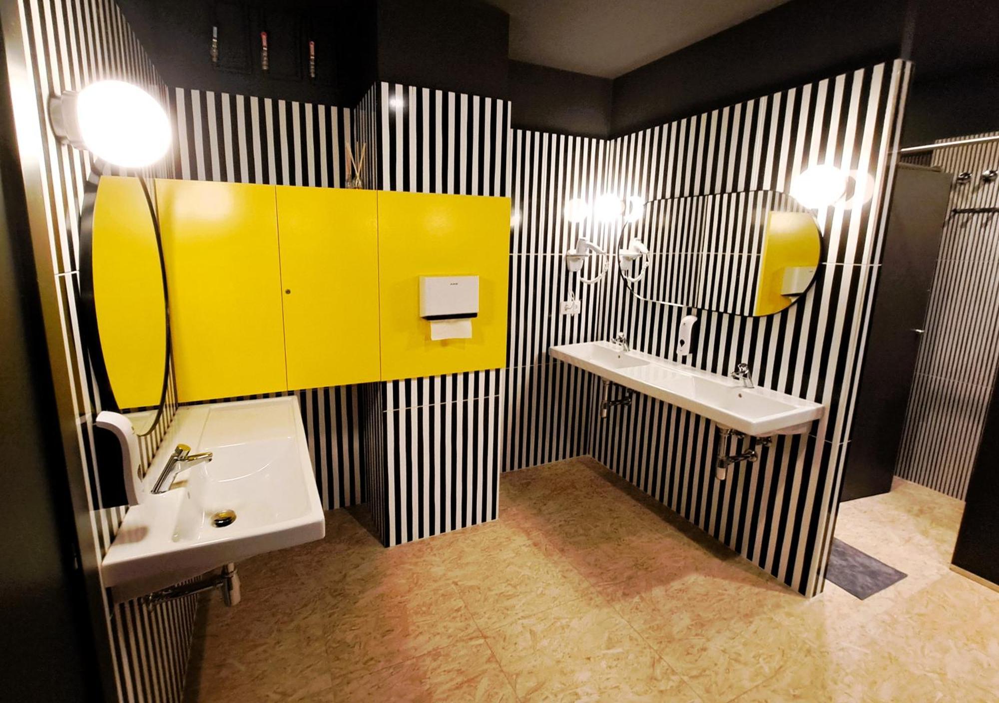 Bed & Bike Barcelona Hostel Εξωτερικό φωτογραφία