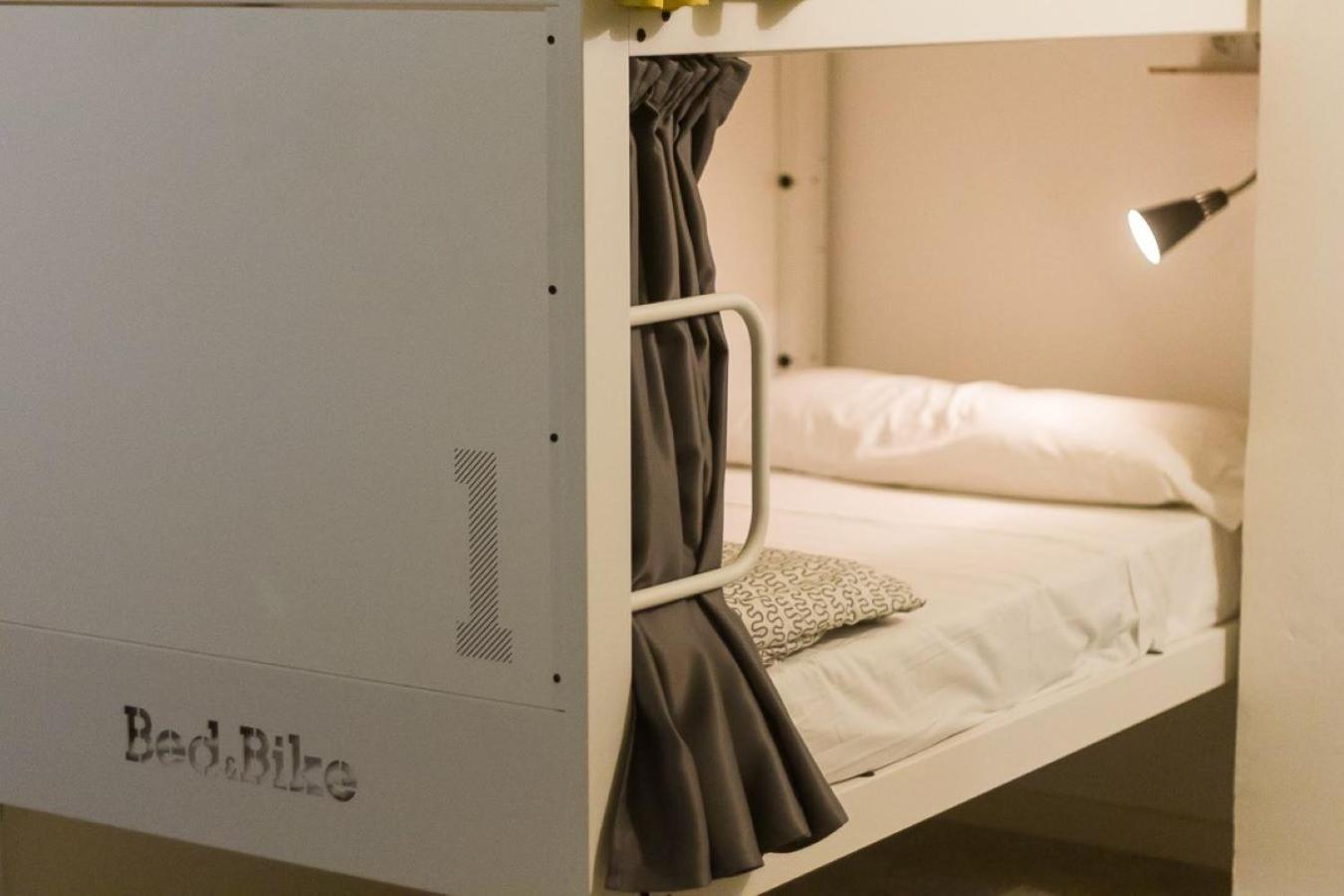 Bed & Bike Barcelona Hostel Εξωτερικό φωτογραφία