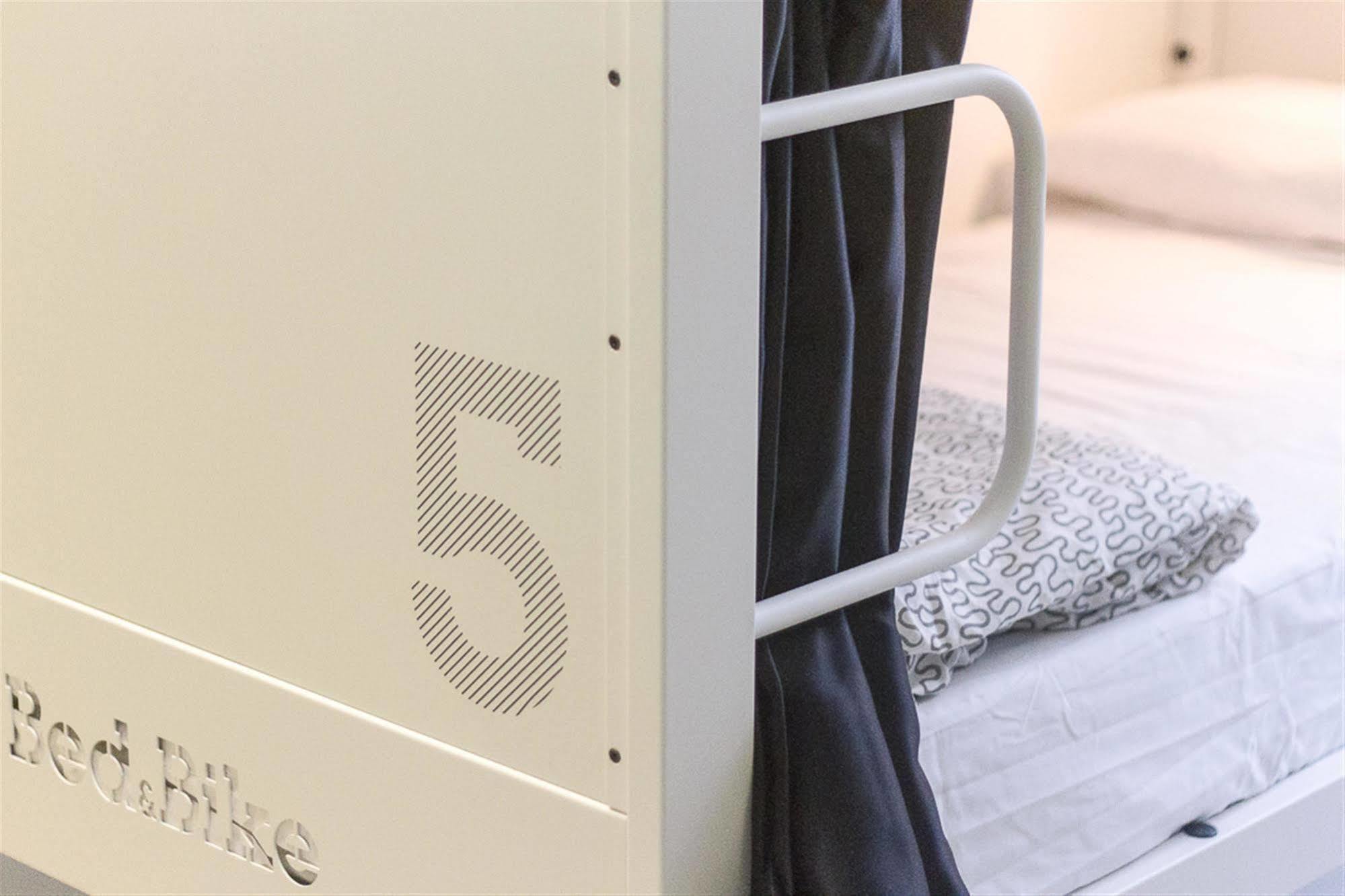 Bed & Bike Barcelona Hostel Εξωτερικό φωτογραφία