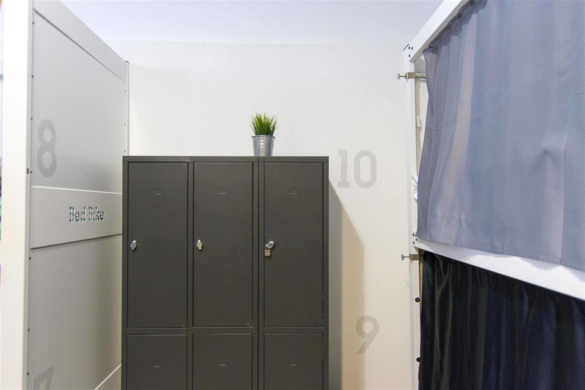 Bed & Bike Barcelona Hostel Εξωτερικό φωτογραφία