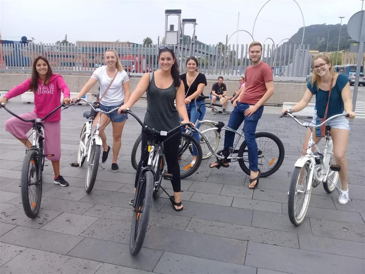 Bed & Bike Barcelona Hostel Εξωτερικό φωτογραφία